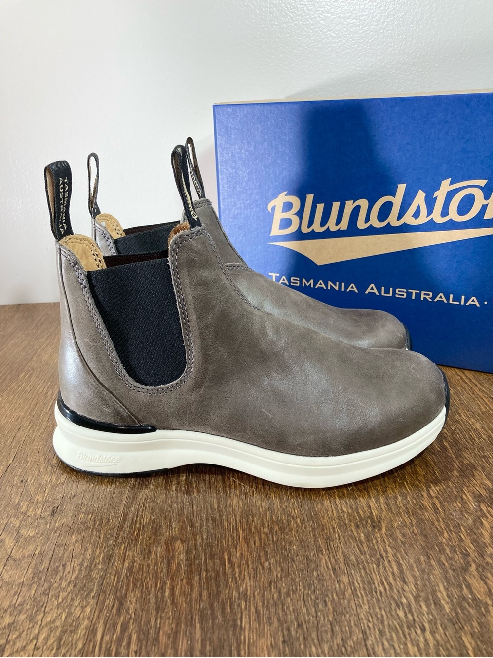 Blundstone 2141 Active Chelsea Boot Women’s Size 7 Dusty Grey